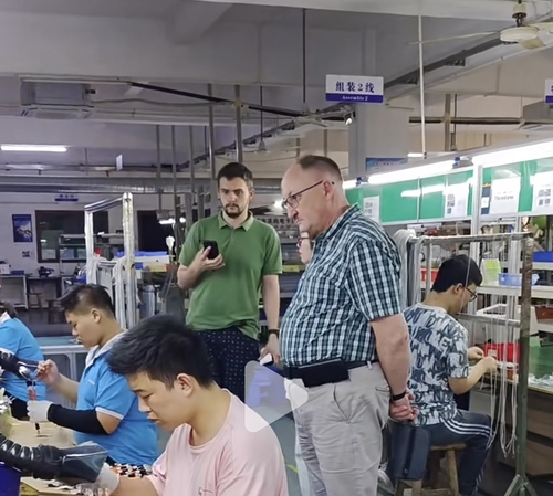 Warmly welcome Riccardo Peletti team from Italy to visit our factory